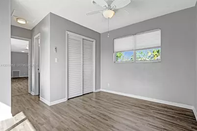 949 SE 10th Ct, Pompano Beach, FL 33060 - Photo 18