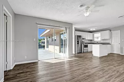 949 SE 10th Ct, Pompano Beach, FL 33060 - Photo 12