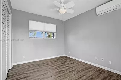 949 SE 10th Ct, Pompano Beach, FL 33060 - Photo 30
