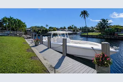 949 SE 10th Ct, Pompano Beach, FL 33060 - Photo 40