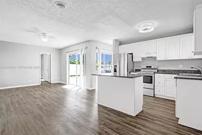 949 SE 10th Ct, Pompano Beach, FL 33060 - Photo 14