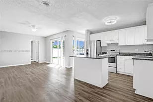 949 SE 10th Ct, Pompano Beach, FL 33060 - Photo 14