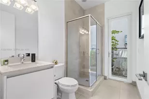 9915 NW 75th St, Doral, FL 33178 - Photo 8