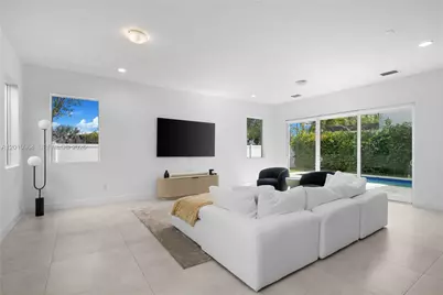 9915 NW 75th St #9915, Doral, FL 33178 - Photo 2