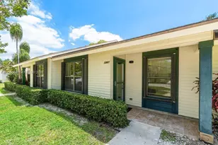 1367 Riverside Cir, Wellington, FL 33414 - Photo 2