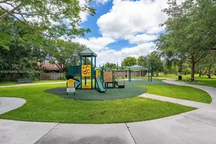 1367 Riverside Cir, Wellington, FL 33414 - Photo 30
