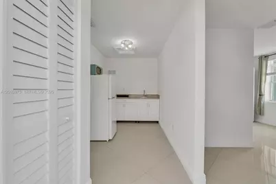 14813 SW 171st Ter #efficiency, Miami, FL 33187 - Photo 4