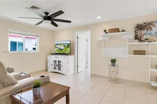 1621 NW 85th Way, Plantation, FL 33322 - Photo 10