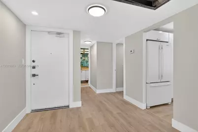 3090 N Course Dr #807, Pompano Beach, FL 33069 - Photo 2