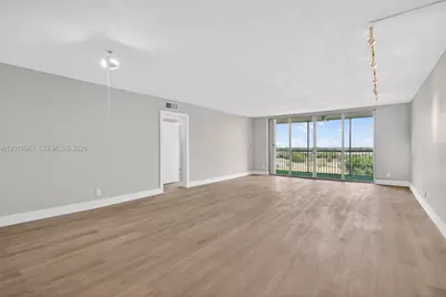 3090 N Course Dr #807, Pompano Beach, FL 33069 - Photo 4