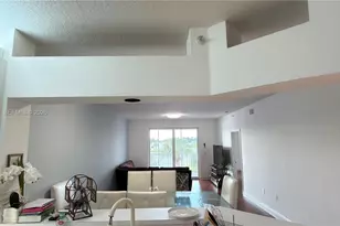 10730 NW 66th St, Doral, FL 33178 - Photo 12