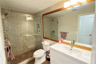10730 NW 66th St, Doral, FL 33178 - Photo 18