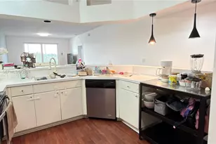 10730 NW 66th St, Doral, FL 33178 - Photo 16