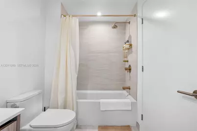 77 SE 5th St #3305, Miami, FL 33131 - Photo 10