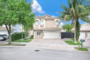 10762 NW 71st St, Doral, FL 33178 - Photo 2