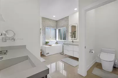 10762 NW 71st St, Doral, FL 33178 - Photo 46