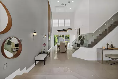10762 NW 71st St, Doral, FL 33178 - Photo 8