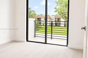 925 NE 211th St, Miami, FL 33179 - Photo 6