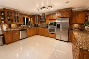 10290 SW 24th Ct, Miramar, FL 33025 - Photo 4