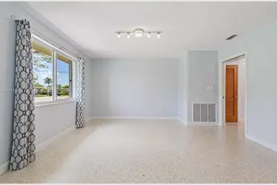 81 NW 18th St, Homestead, FL 33030 - Photo 26