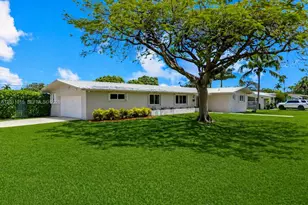 81 NW 18th St, Homestead, FL 33030 - Photo 2