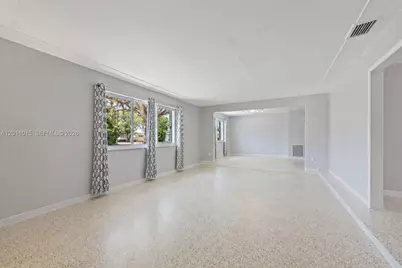 81 NW 18th St, Homestead, FL 33030 - Photo 10