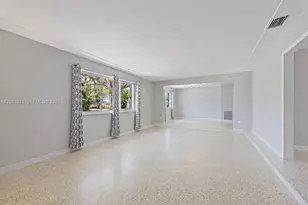 81 NW 18th St, Homestead, FL 33030 - Photo 10
