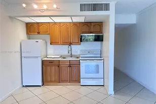 13455 SW 16th Ct, Pembroke Pines, FL 33027 - Photo 2