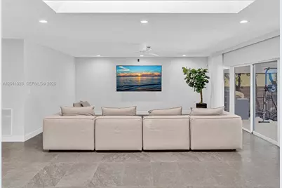 840 S Southlake Dr #0, Hollywood, FL 33019 - Photo 16