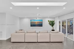 840 S Southlake Dr, Hollywood, FL 33019 - Photo 16