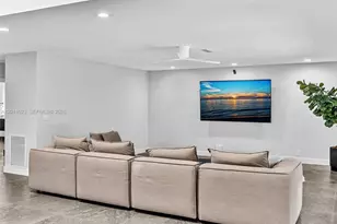 840 S Southlake Dr, Hollywood, FL 33019 - Photo 18