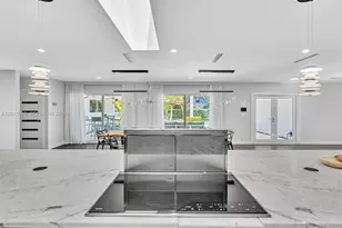 840 S Southlake Dr, Hollywood, FL 33019 - Photo 46