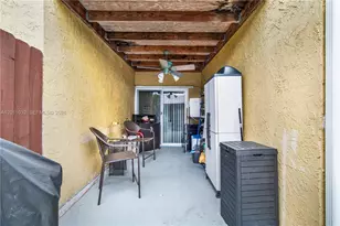 15460 SW 82nd Ln, Miami, FL 33193 - Photo 4