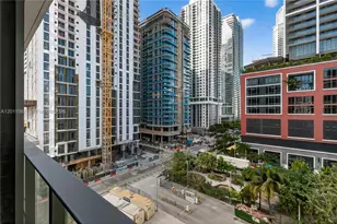 121 NE 5th St, Miami, FL 33132 - Photo 14