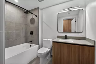 121 NE 5th St, Miami, FL 33132 - Photo 12