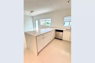 8035 Crespi Blvd #9, Miami Beach, FL 33141 - Photo 2