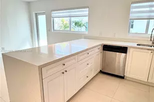 8035 Crespi Blvd, Miami Beach, FL 33141 - Photo 2