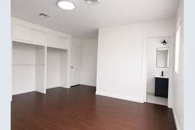 730 N 73rd Ave, Hollywood, FL 33024 - Photo 14