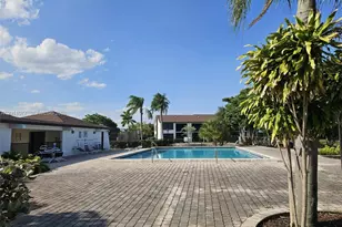 211 Lake Pointe Dr, Oakland Park, FL 33309 - Photo 22