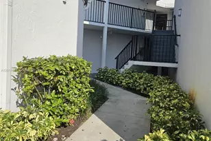 211 Lake Pointe Dr, Oakland Park, FL 33309 - Photo 20
