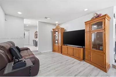 20102 NW 62nd Ave, Hialeah, FL 33015 - Photo 24