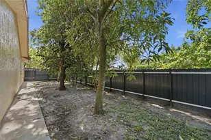 20102 NW 62nd Ave, Miami, FL 33015 - Photo 42