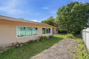 20102 NW 62nd Ave, Miami, FL 33015 - Photo 34