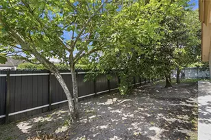 20102 NW 62nd Ave, Hialeah, FL 33015 - Photo 50