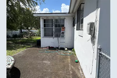 1360 NW 88th St, Miami, FL 33147 - Photo 8