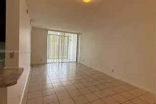 210 Lake Pointe Dr, Oakland Park, FL 33309 - Photo 20