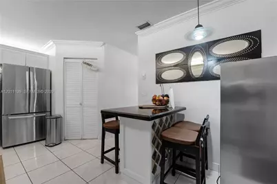 595 Racquet Club Rd #74-19, Weston, FL 33326 - Photo 6