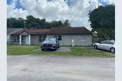 3956 NW 182nd Ln, Miami Gardens, FL 33055 - Photo 2