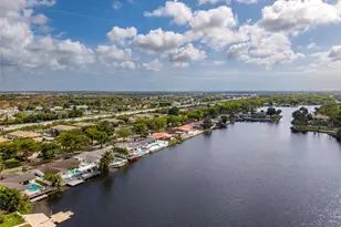 7410 Loch Ness Dr, Miami Lakes, FL 33014 - Photo 16