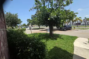 7505 Kimberly Blvd, North Lauderdale, FL 33068 - Photo 8
